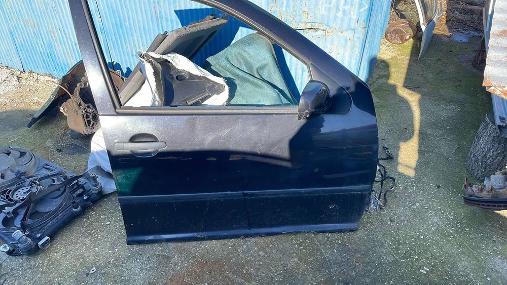 Предна дясна врата VW Golf 4 4/5 врати
