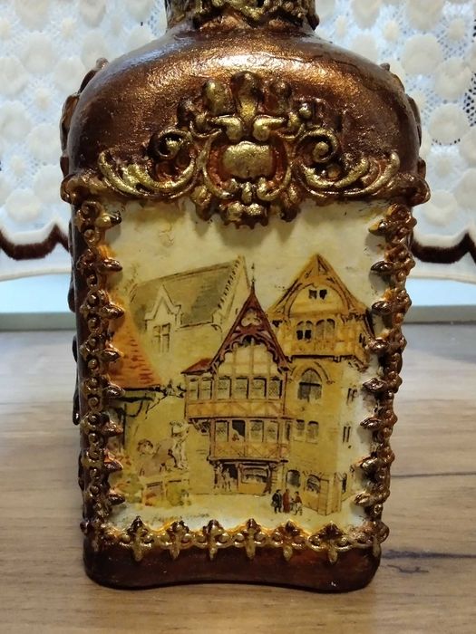 Ръчно декорирана бутилка