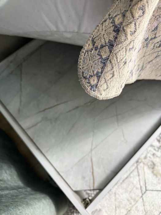 Продаются две односпальные кровати.