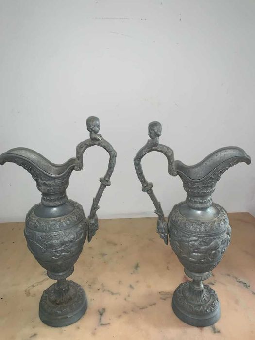 Carafa cu farfurie medievala