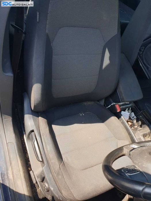 Scaun Dreapta Fata Pasager Textil Fara Incalzire Volkswagen Passat B7 Break Variant Combi 2010 - 2015
