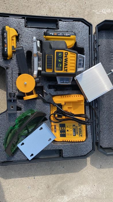 Лазерен нивелир DeWalt 16 линии 4Д