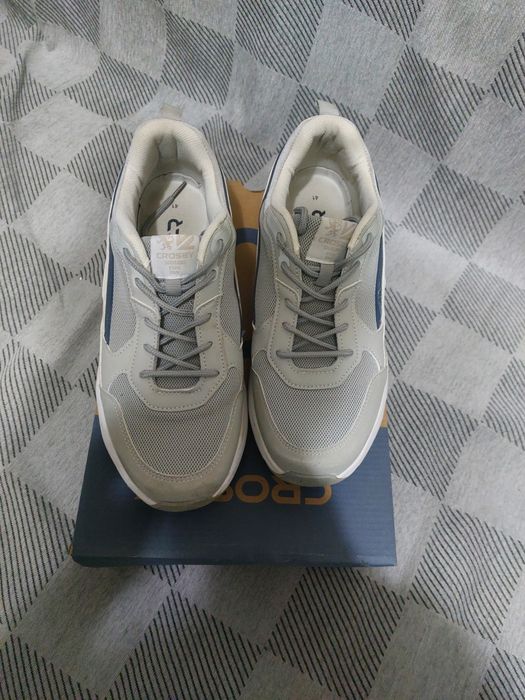 Продам Кросовки размер 41 почти новые