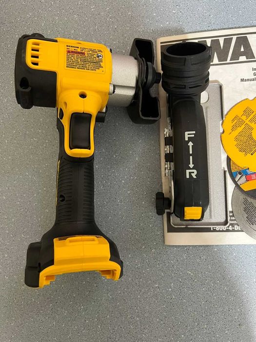 Dewait DCS438 Дисковая пила