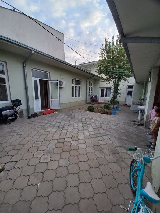 Шофайз 3-сот Углавой Фасад:10×30 Ер Хисобидиги ховли Сотилади