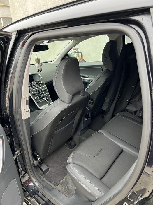 Volvo xc 60 2.0 180 cp