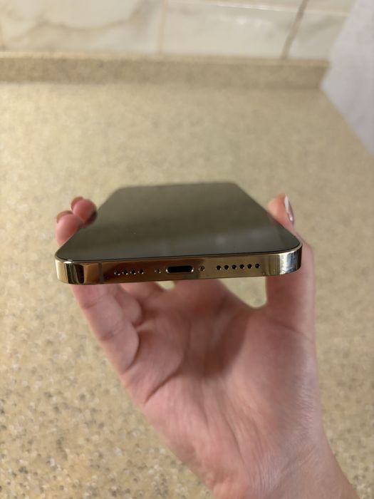 Срочная продажа Iphone 12 pro max в идеале!