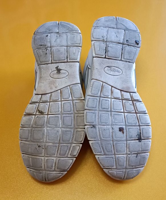 Кроссовки кожаные