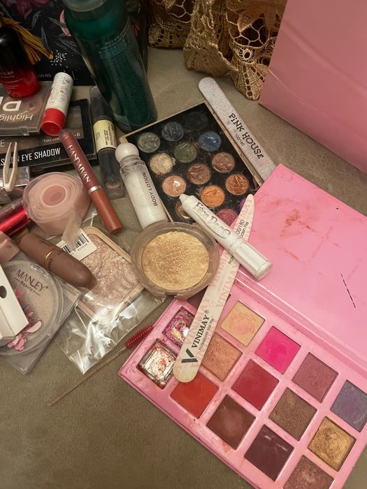 Продается б/ у косметика 20.000
