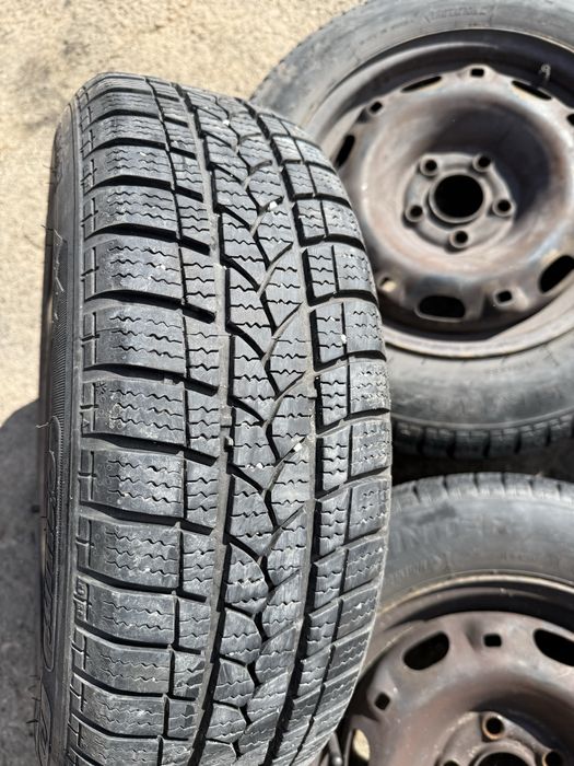 Джанти с зимни гуми 175/65/14  за  vw polo , golf  и други