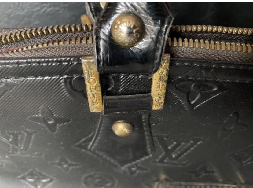 Кожена Чанта LV тип мида