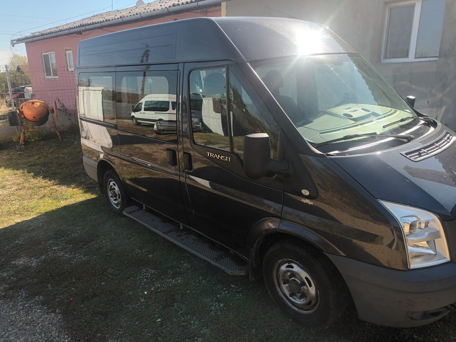 Ford Transit 2,2 tdci cu 4+2 locuri, autoturism cu Lift pentru pers. cu disabilitati.