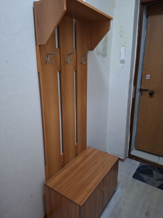 Продам прихожую б/у