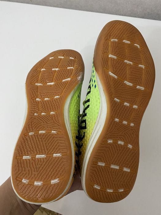 Продам новые бутсы