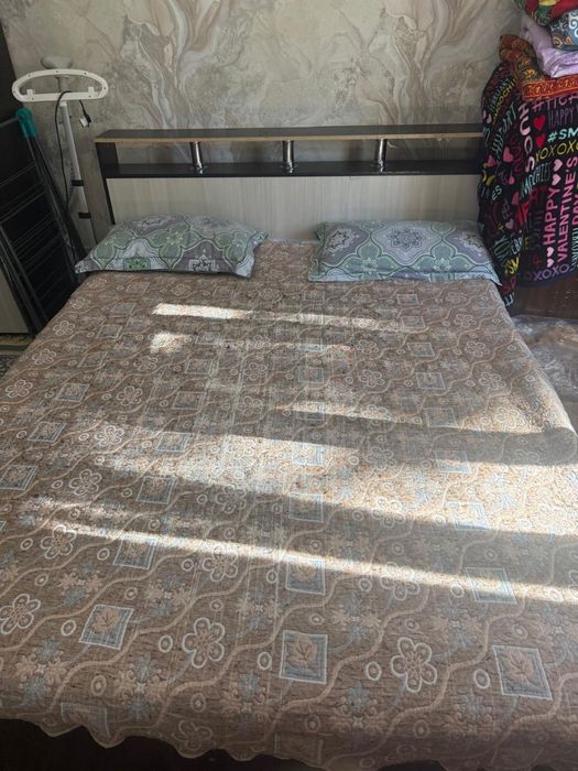 Продам спальный гарнитур