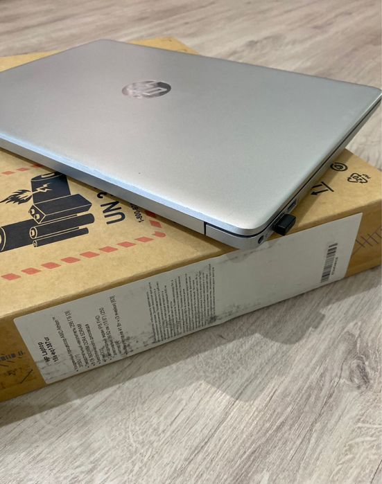 HP Laptop 15s-eq1387ur