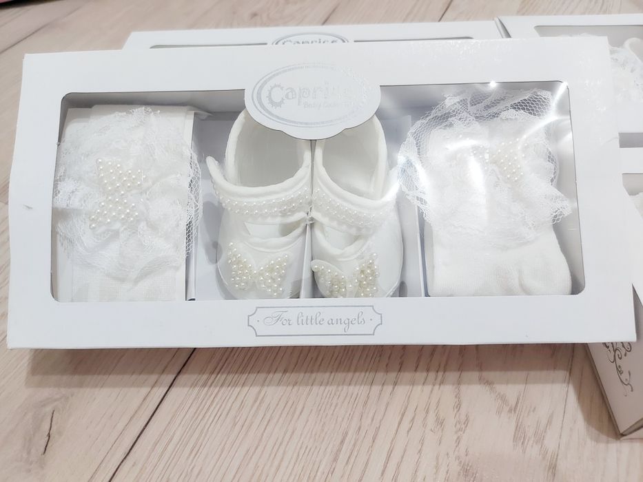 Set de botoșei eleganți cu bentiță si dres pentru fetițe