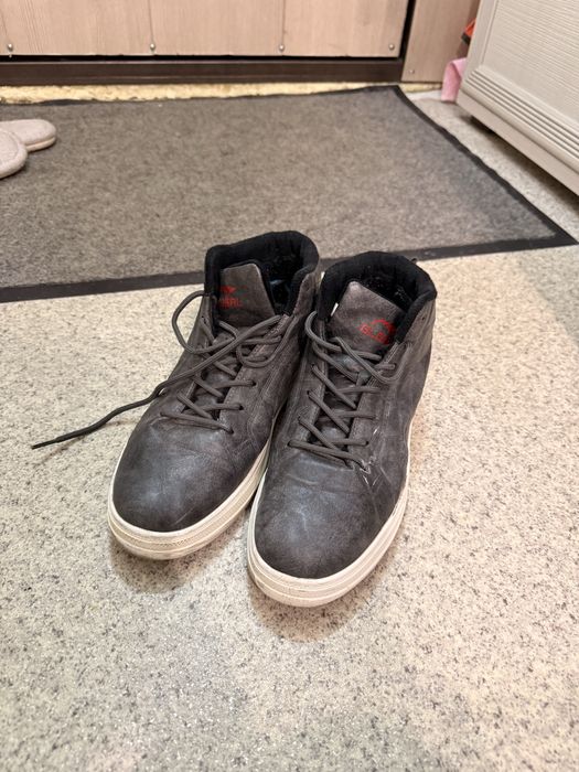 Продам б/у мужские ботинки 2 пары