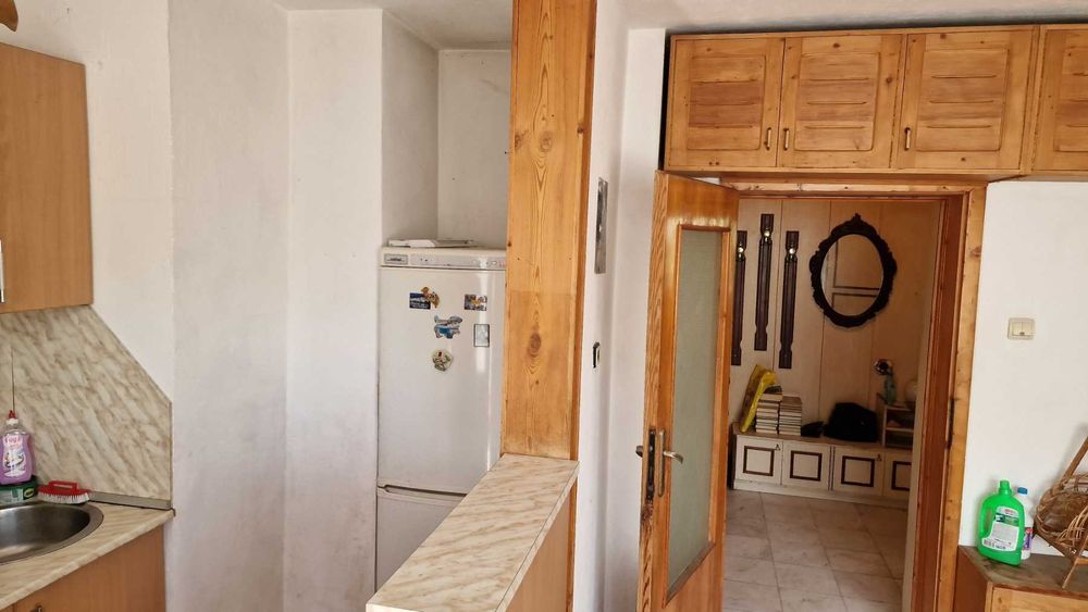 Продава се Четиристаен апартамент в Тетевен - 93 кв.м за 861 €/кв.м - Снимка #8