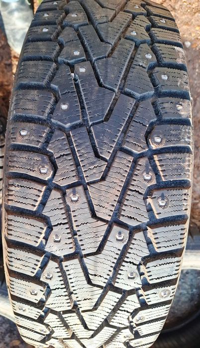 Продам покрышки Pirelli Ice Zero 215/65 R16