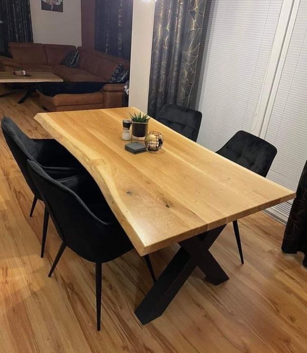 Трапезни маси от масив дъб с метални крака