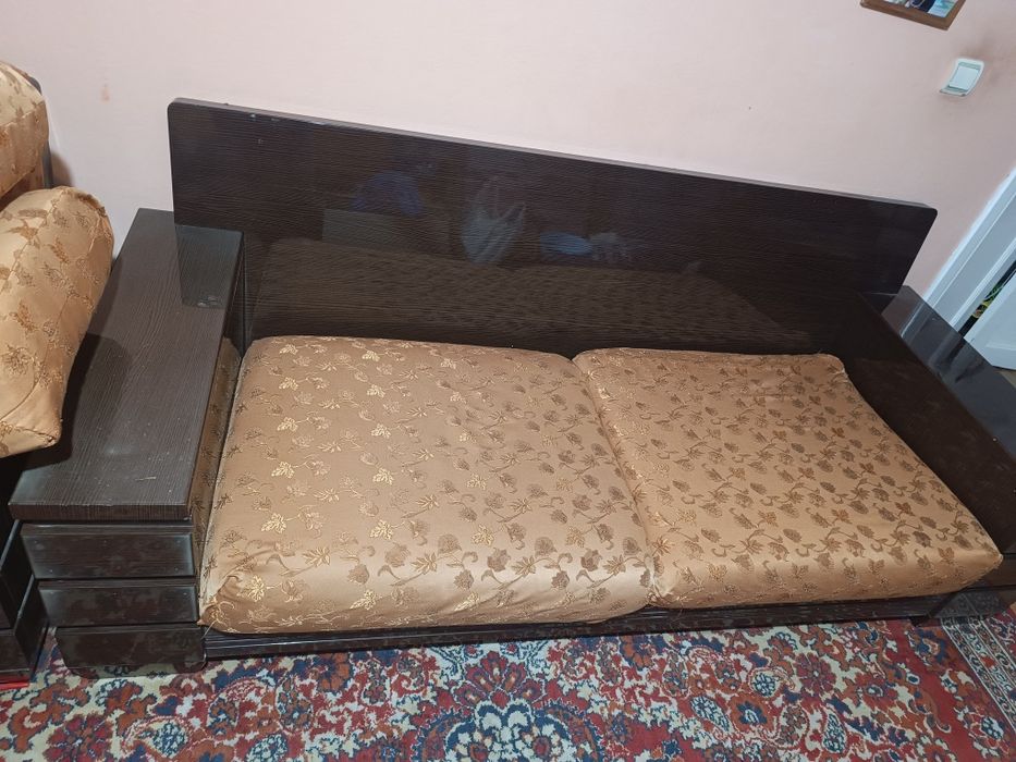 Диван и кресло б/у не раскладывается
