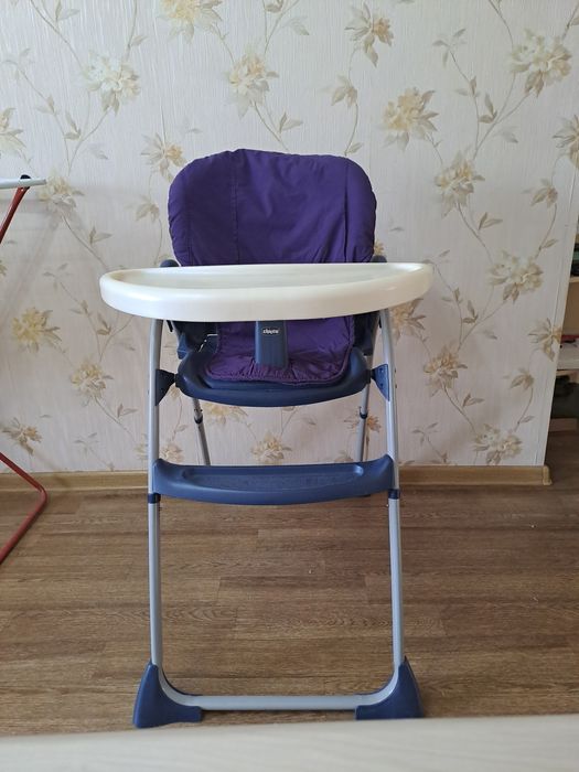 Продается детский столик для кормления.