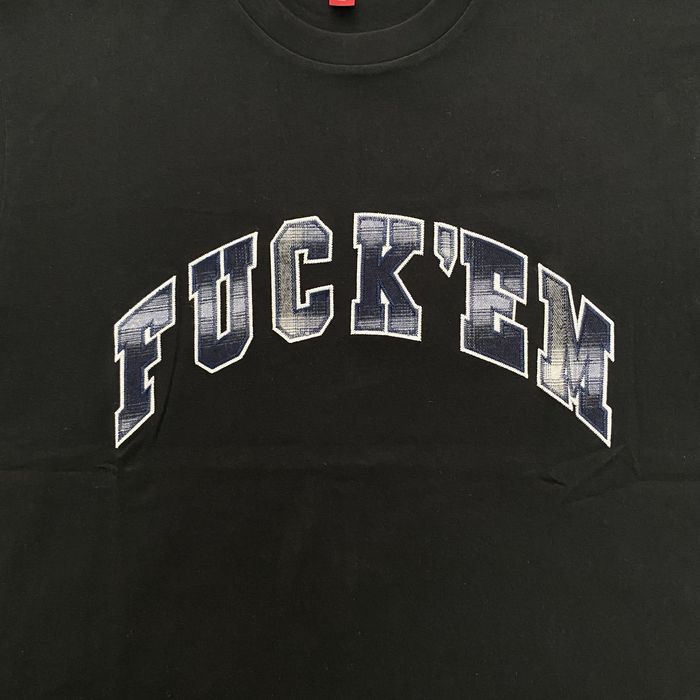 Продам футболку supreme fuck’em