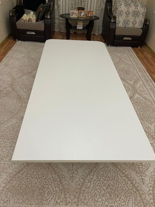 Стол гостевой большой