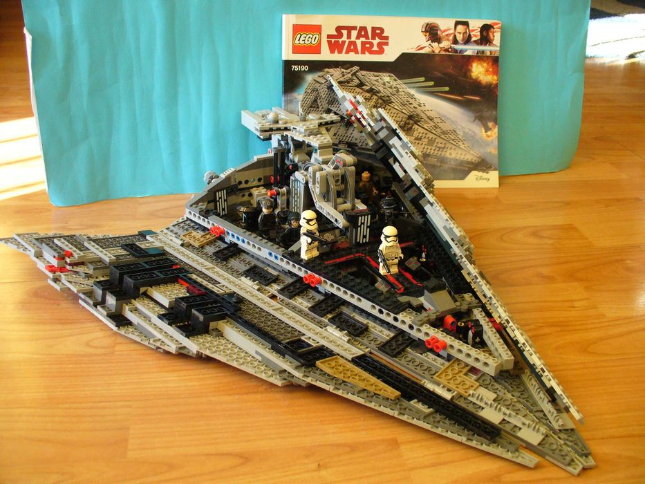 LEGO Star Wars - модели 75190 и 75179