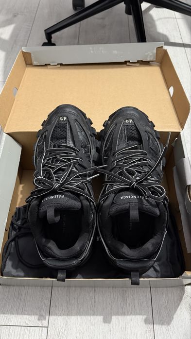 Balenciaga track black 43
