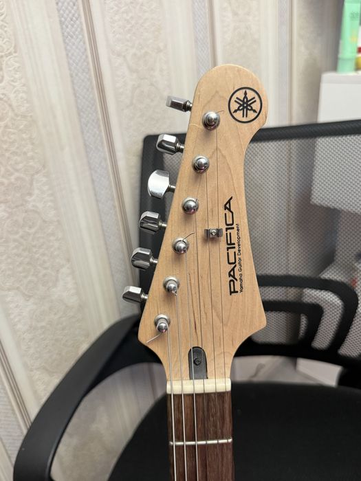 Yamaha Pacifica в хорошем состоянии