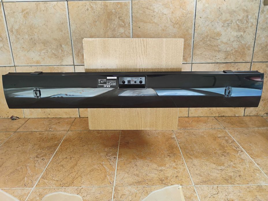 Soundbar AKAI + TV