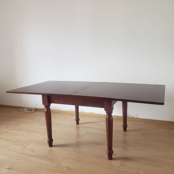 Masă extensibila robustă lemn masiv Bistrita