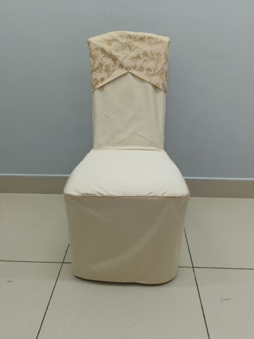 Продам стулья с чехлом