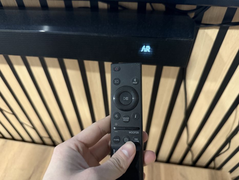 Телевизор и саундбар