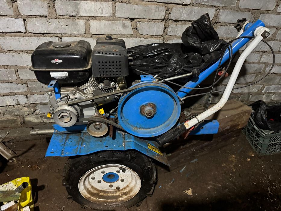 Продам мотоблок универсальный