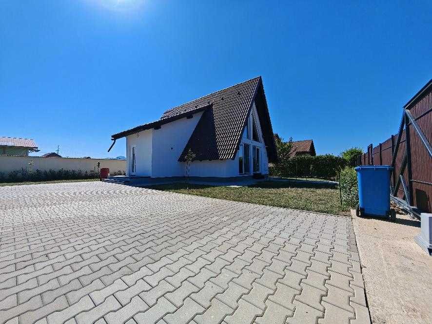 Inchiriem Casa Individuala, 3 Camere, Gradina 320 Mp, Moderna, Harman
