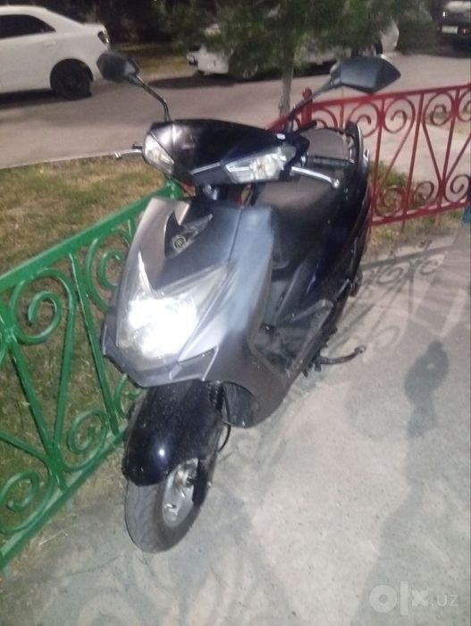 Skutr moto benzin