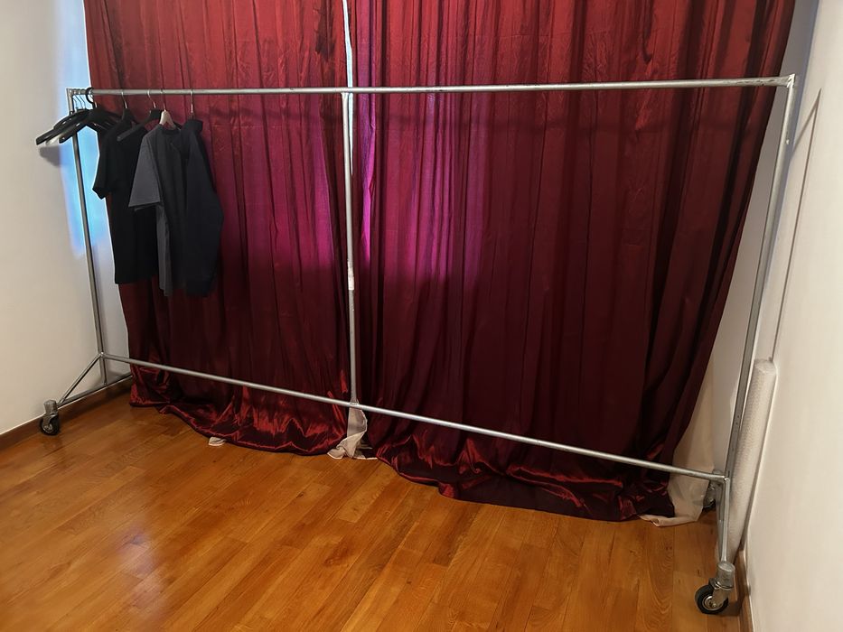 Suport metalic haine profesional cu roți – 4 metri – foarte rezistent