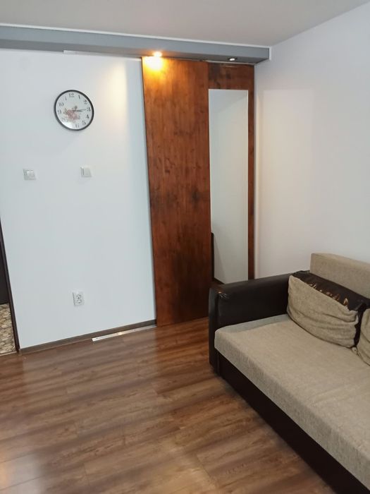 Închiriez apartament