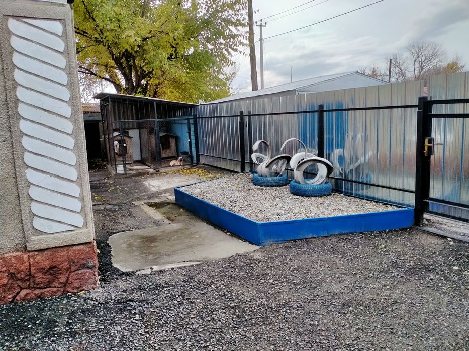 Продаётся дом, двух этажный района Хутор.