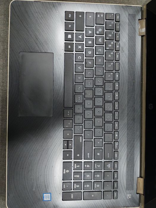 HP Pavilion x360 15.6" Touch | i5-8250U | 8GB RAM | 1TB (SSD + HDD) | Windows 11