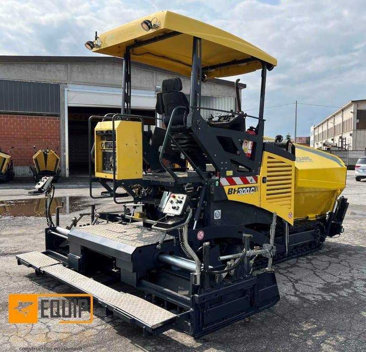 Bomag BF300C Асфальтоукладчик