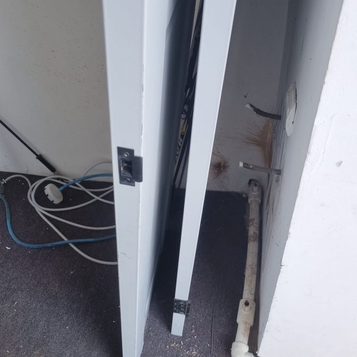 Матовые двери.