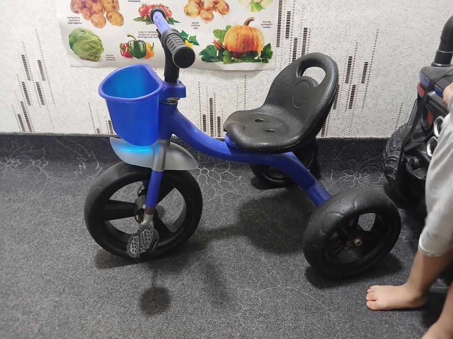 Bolalar velosipedi. bolalar veligi