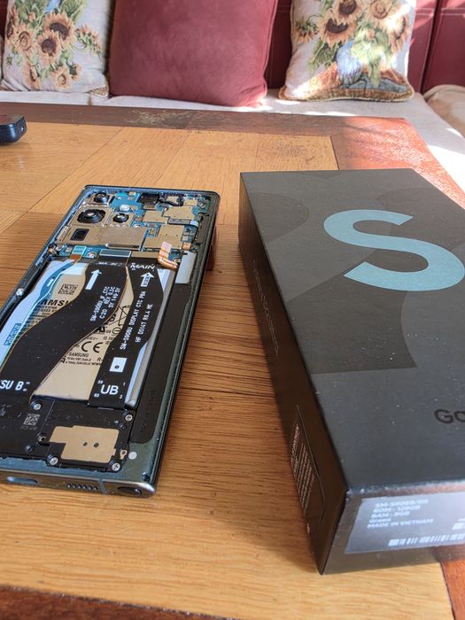 Samsung S22 Ultra Green, части, проблем платка.