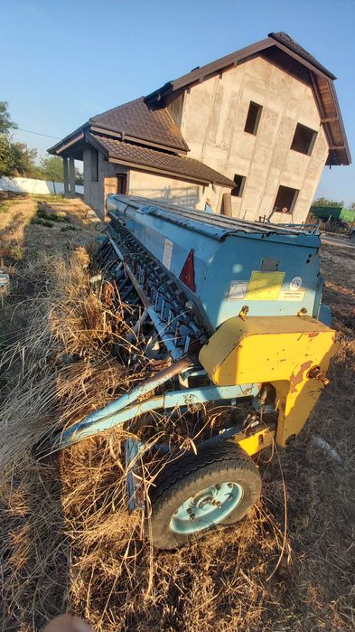Vând semănătoare pentru paioase