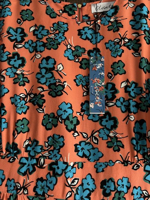 Платья женские 46-48 размера