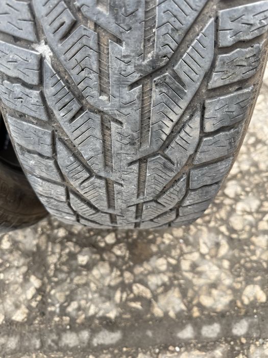 2 броя зимни гуми Tigar 225/50 R17 Dot 0824 ном 504